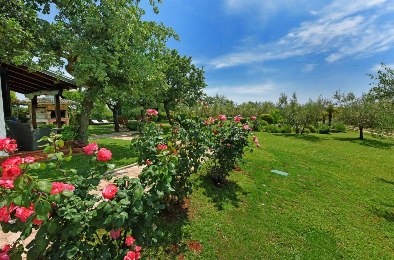 Holiday Home Sergo Porec Exterior photo